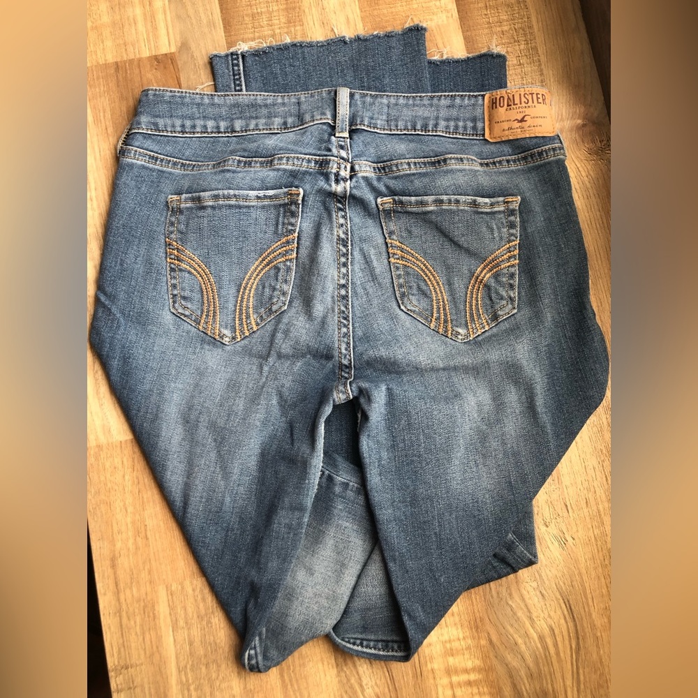 HOLLISTER Boot Cut Distressed Jean - Picture 8 of 9